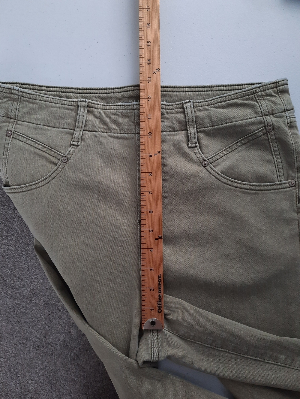 Chico's High Rise Pull On Wide Leg Crop Jeans in Washed Sage Green size 12 - Picture 12 of 16